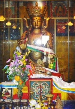 Zandan Zhuu (Sandalwood Buddha) (slide 20)
