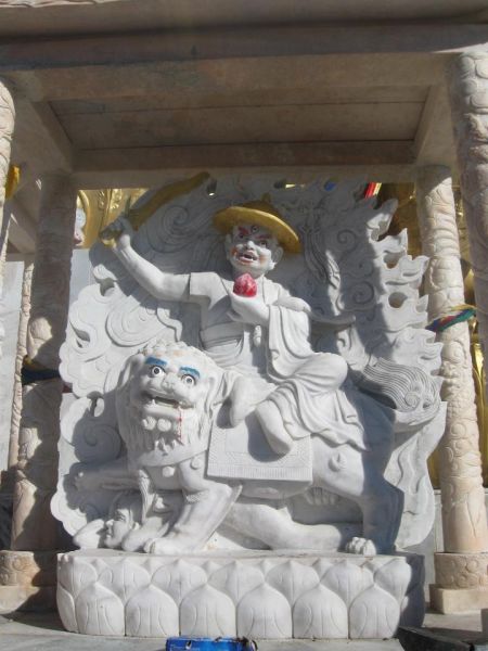 File:DS-at-Mongolian-Temple.jpg