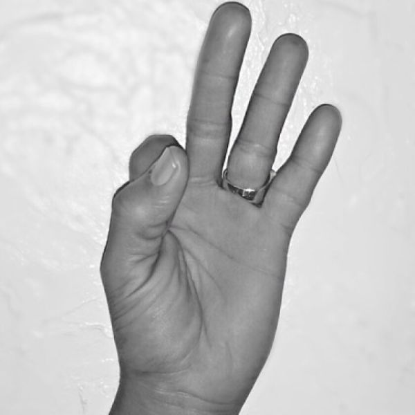 File:Vayu Mudra.jpg