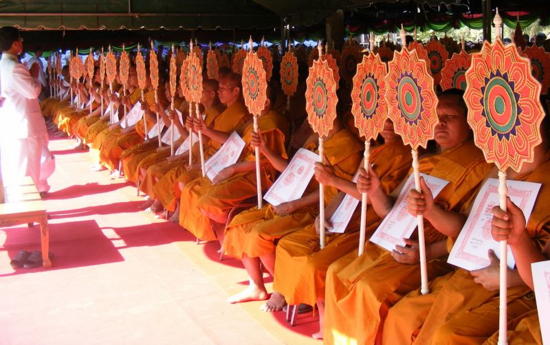 File:Thai Buddhist monk blesses.jpg