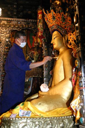 JOWO SHAKYAMUNI OF THE RASA TRULNANG TSUKLAKHANG (JOKHANG TEMPLE)