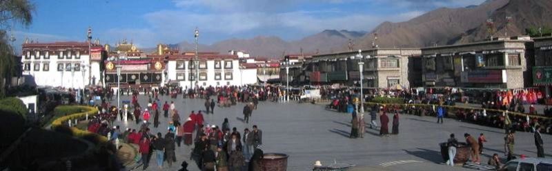 File:Jokhang Squa.jpg