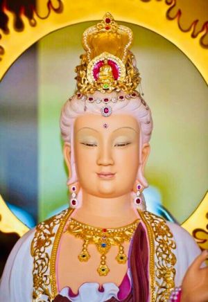 What is the role of retreat in Tibetan Buddhism?