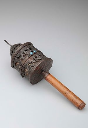 Pierced Hand-held Prayer Wheel (mani lag 'khor)