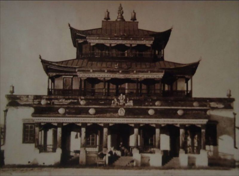 File:BuddhistFeminineDivinities-19.JPG